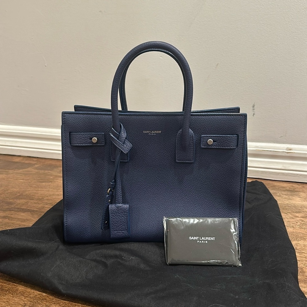 Saint Laurent
Baby Sac De Jour shoulder/crossbody bag